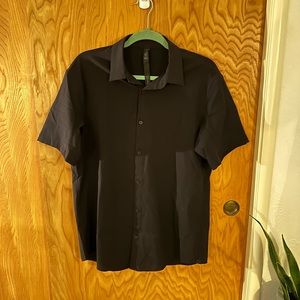 Lululemon Button up (L)